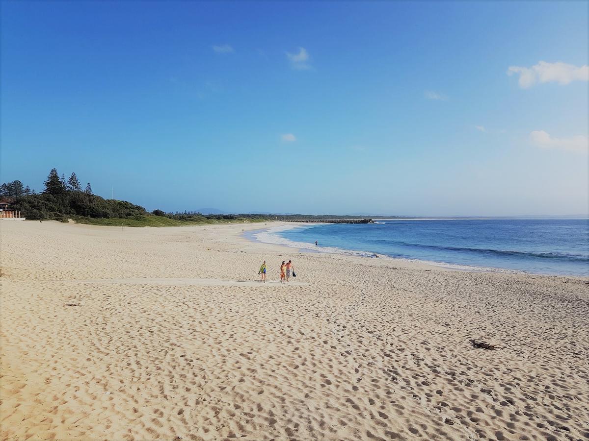 Chill-Out Beachside - Main Beach Форстър Екстериор снимка
